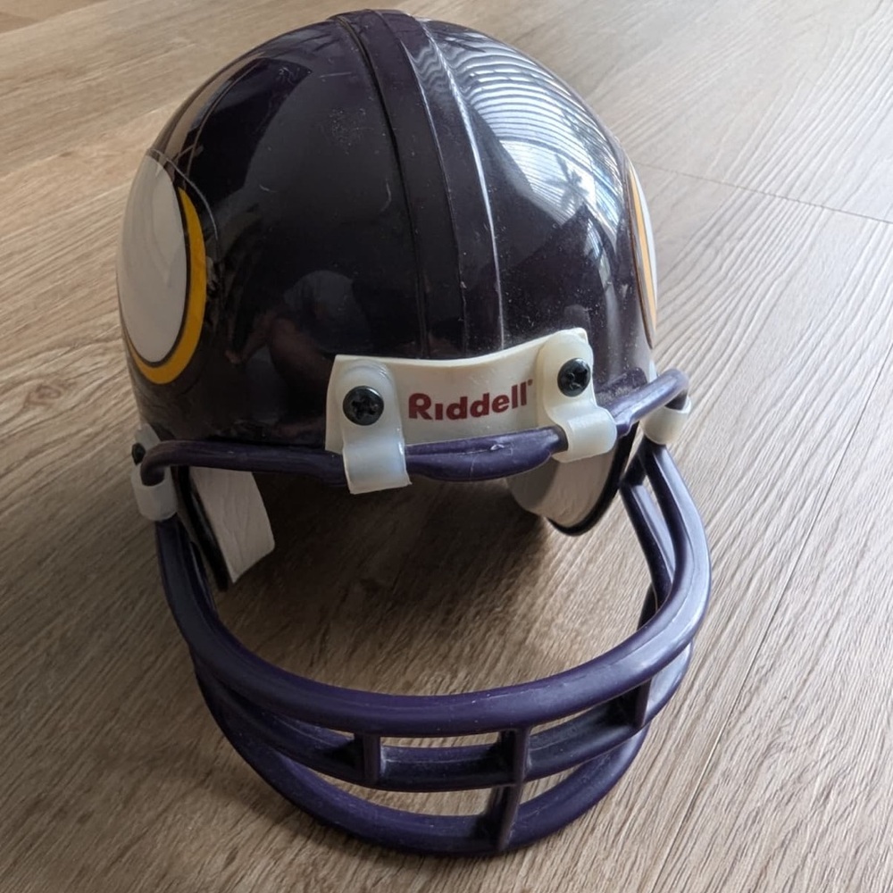 Authentic Riddell NFL Mini Football Helmet Minnesota Vikings with Chinstrap